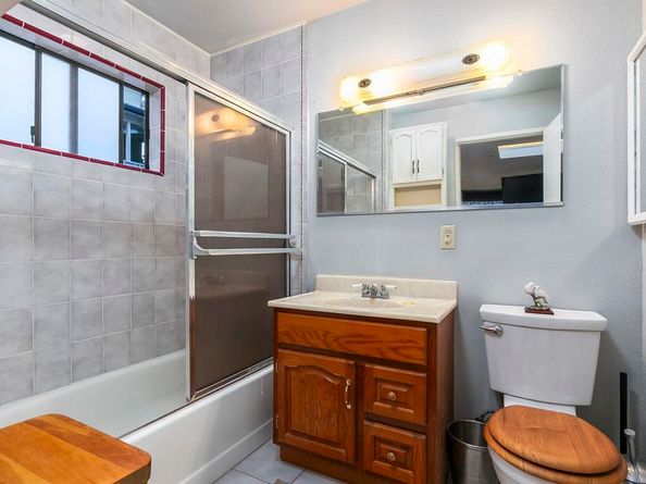 557 A Ave, Coronado CA 92118