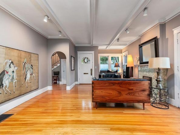 557 A Ave, Coronado CA 92118