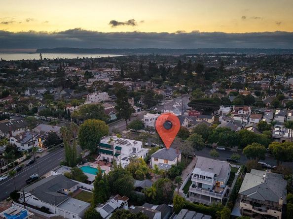 557 A Ave, Coronado CA 92118