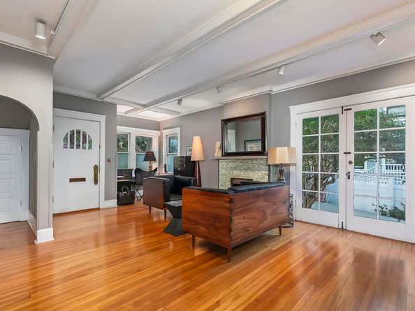 557 A Ave, Coronado CA 92118