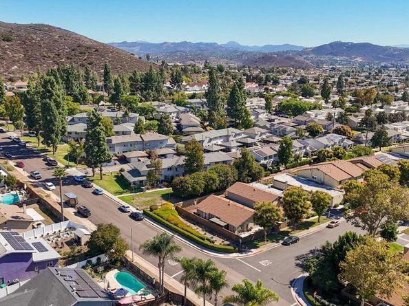 10661 King Phillip, Santee CA 92071