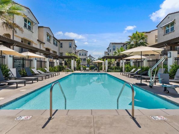 2328 Stardust Gln, Escondido CA 92025