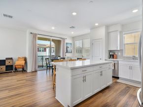 2328 Stardust Gln, Escondido CA 92025