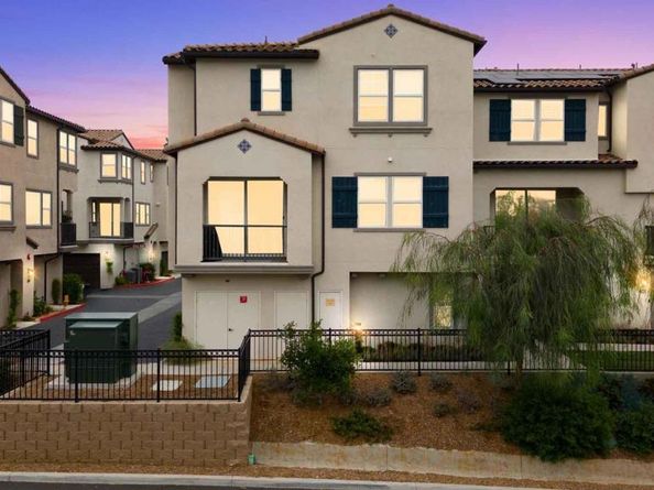 2328 Stardust Gln, Escondido CA 92025