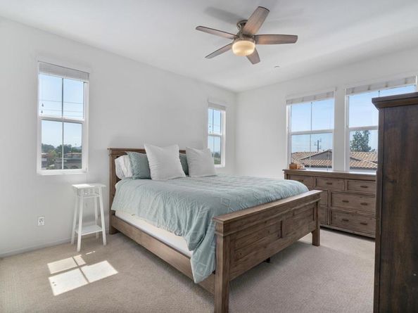 2328 Stardust Gln, Escondido CA 92025