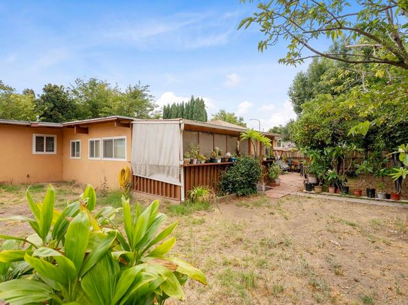 9620 Los Coches Road, Lakeside CA 92040