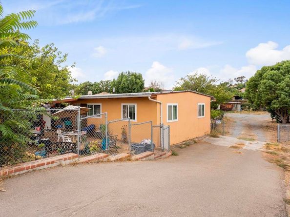 9620 Los Coches Road, Lakeside CA 92040