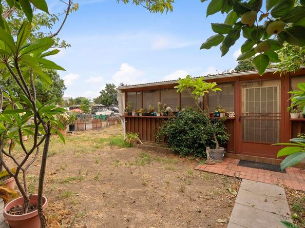 9620 Los Coches Road, Lakeside CA 92040