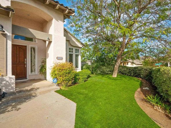 1052 Calle De Lepanto, Escondido CA 92025