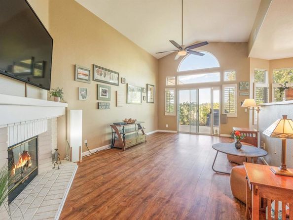 1052 Calle De Lepanto, Escondido CA 92025
