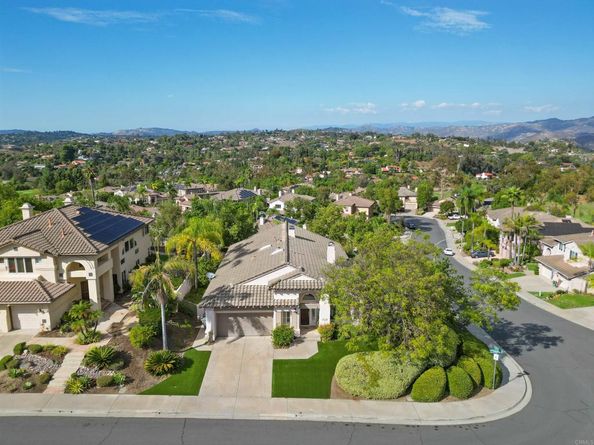 1052 Calle De Lepanto, Escondido CA 92025