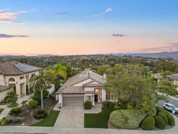 1052 Calle De Lepanto, Escondido CA 92025