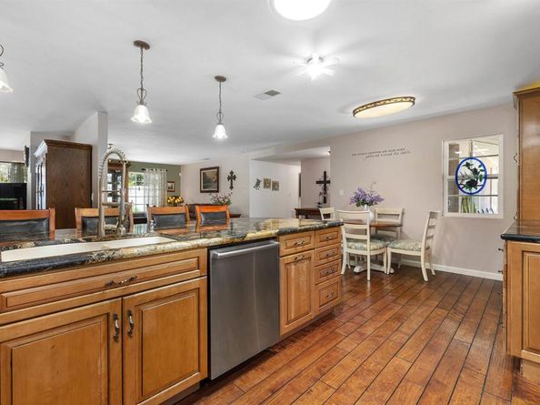 1650 Queenston Drive, Escondido CA 92027