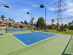 1832 Cottonwood Avenue, Carlsbad CA 92011