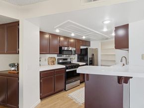 1832 Cottonwood Avenue, Carlsbad CA 92011