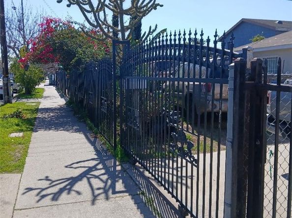 10811 S San Pedro Street, Los Angeles CA 90061
