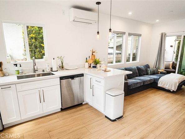 237 W 6th Street, Long Beach CA 90802