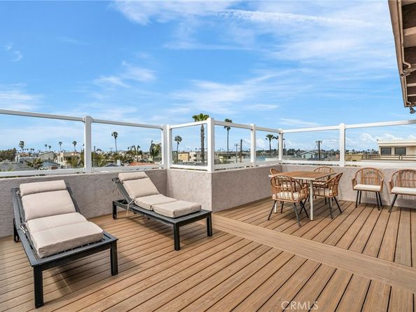 15 69th Place, Long Beach CA 90803