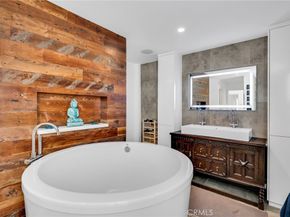 15 69th Place, Long Beach CA 90803