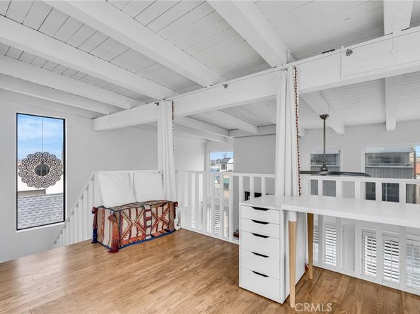 15 69th Place, Long Beach CA 90803