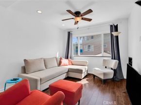 15 69th Place, Long Beach CA 90803