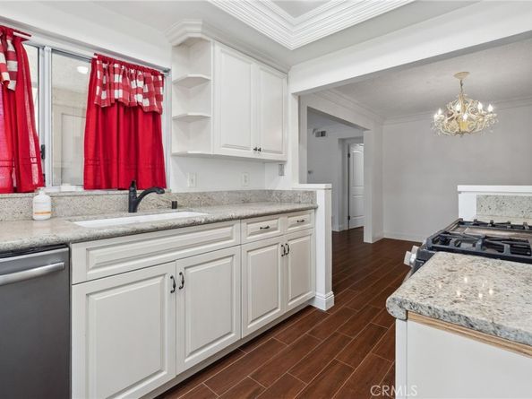 81 Rockwood 42, Irvine CA 92614