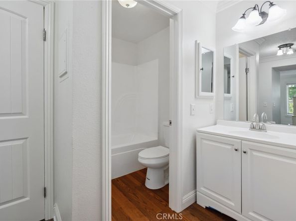 81 Rockwood 42, Irvine CA 92614