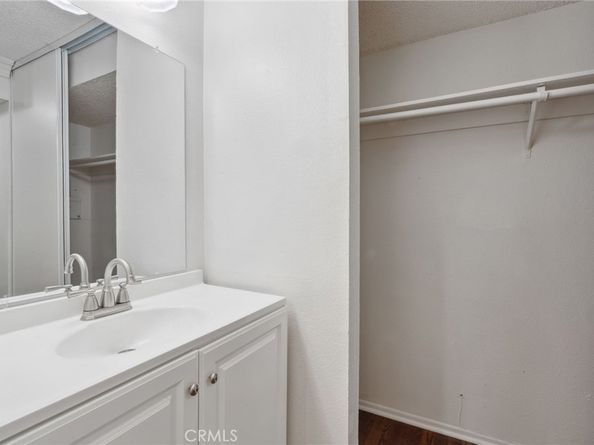 81 Rockwood 42, Irvine CA 92614