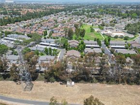 81 Rockwood 42, Irvine CA 92614