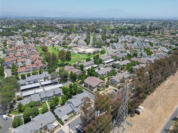 81 Rockwood 42, Irvine CA 92614