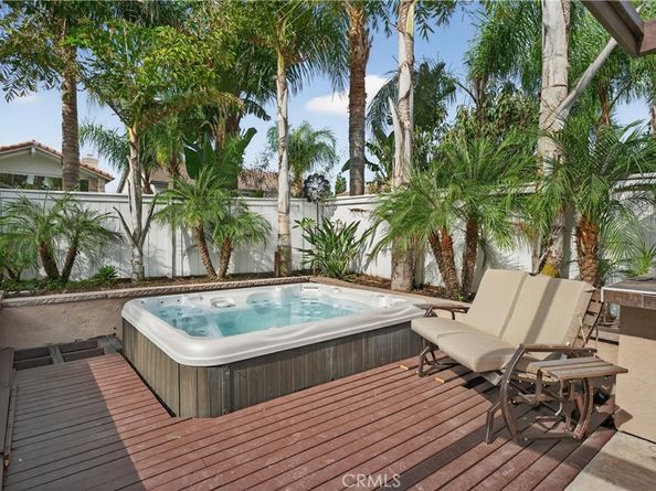 10 Calais, Irvine CA 92602