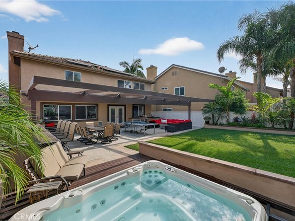 10 Calais, Irvine CA 92602