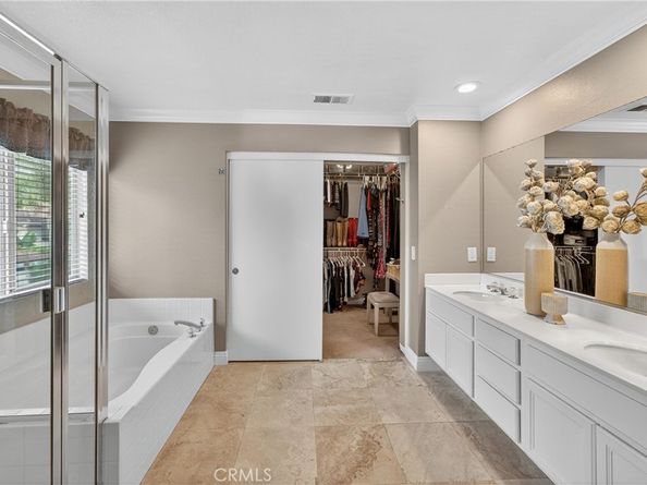 10 Calais, Irvine CA 92602