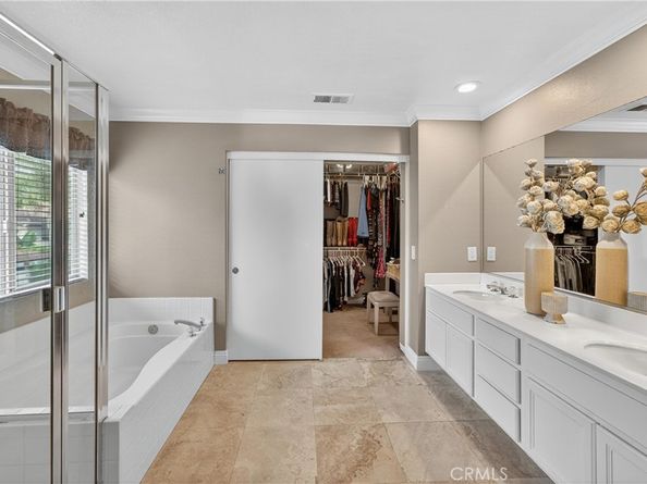 10 Calais, Irvine CA 92602