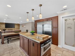 10 Calais, Irvine CA 92602