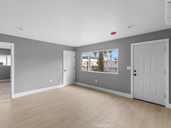 943 N Washington Place 4, Long Beach CA 90813