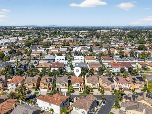 1030 Palmetto Way, Costa Mesa CA 92626