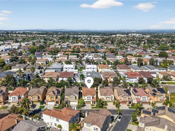 1030 Palmetto Way, Costa Mesa CA 92626