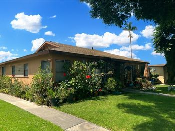 1136 W Broadway