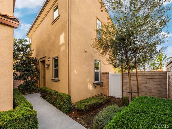 2323 Apple, Upland CA 91786