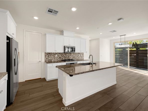 2323 Apple, Upland CA 91786