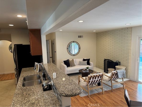 2437 Fordham, Costa Mesa CA 92626