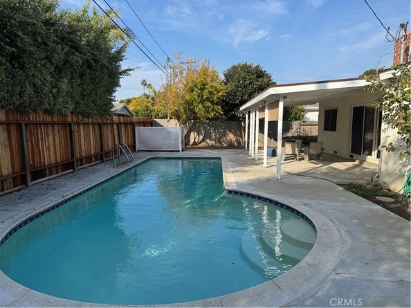 2437 Fordham, Costa Mesa CA 92626