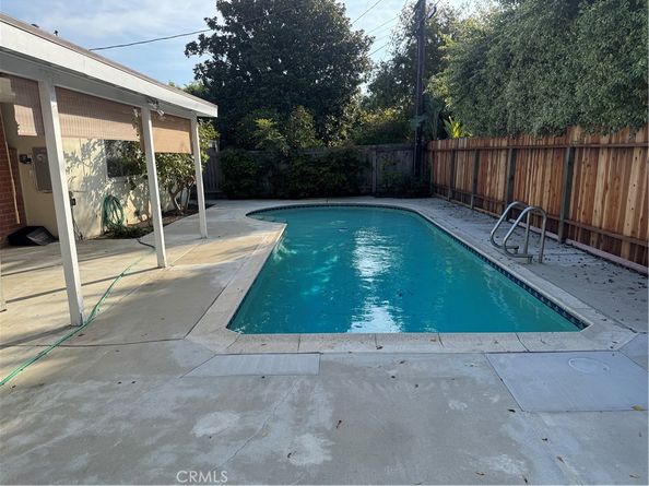 2437 Fordham, Costa Mesa CA 92626