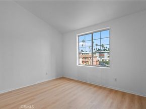 15920 Sherman Way 8, Van Nuys CA 91406