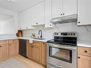 15920 Sherman Way 8, Van Nuys CA 91406