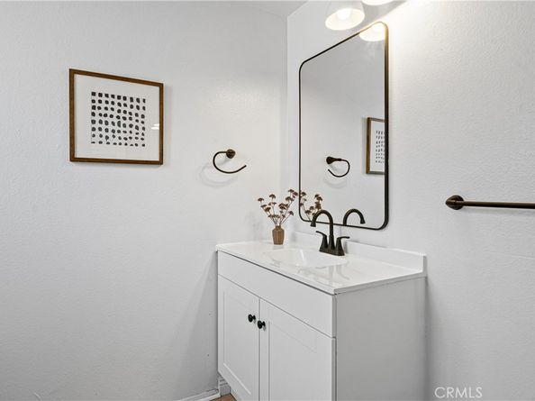 15920 Sherman Way 8, Van Nuys CA 91406