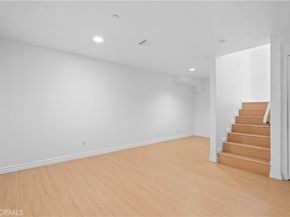 15920 Sherman Way 8, Van Nuys CA 91406