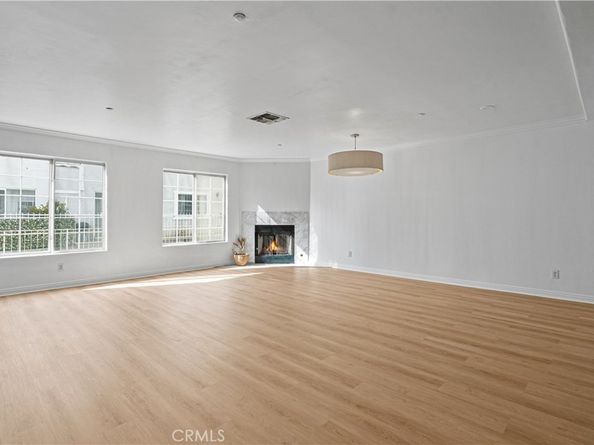 15920 Sherman Way 8, Van Nuys CA 91406