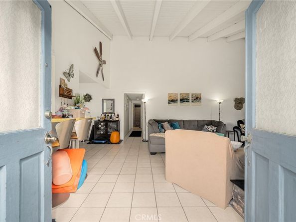 1070 Freeman Avenue, Long Beach CA 90804